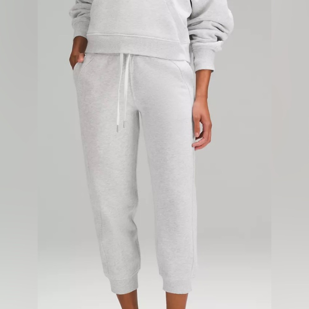 COPY - LULULEMON JOGGERS SIZE:4